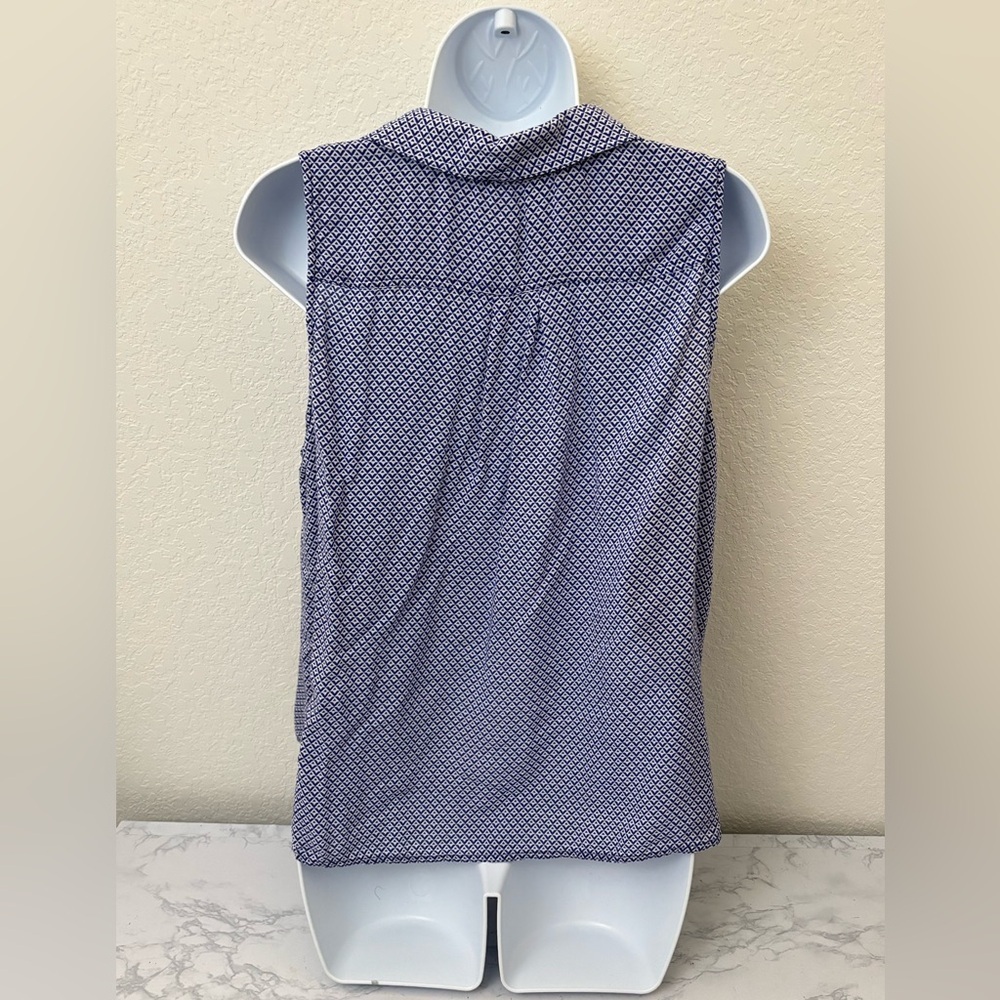 Women’s Sleeveless Button Down Shirt Size PXL Petite Blue Rayon Pocket Collar - Picture 3 of 6